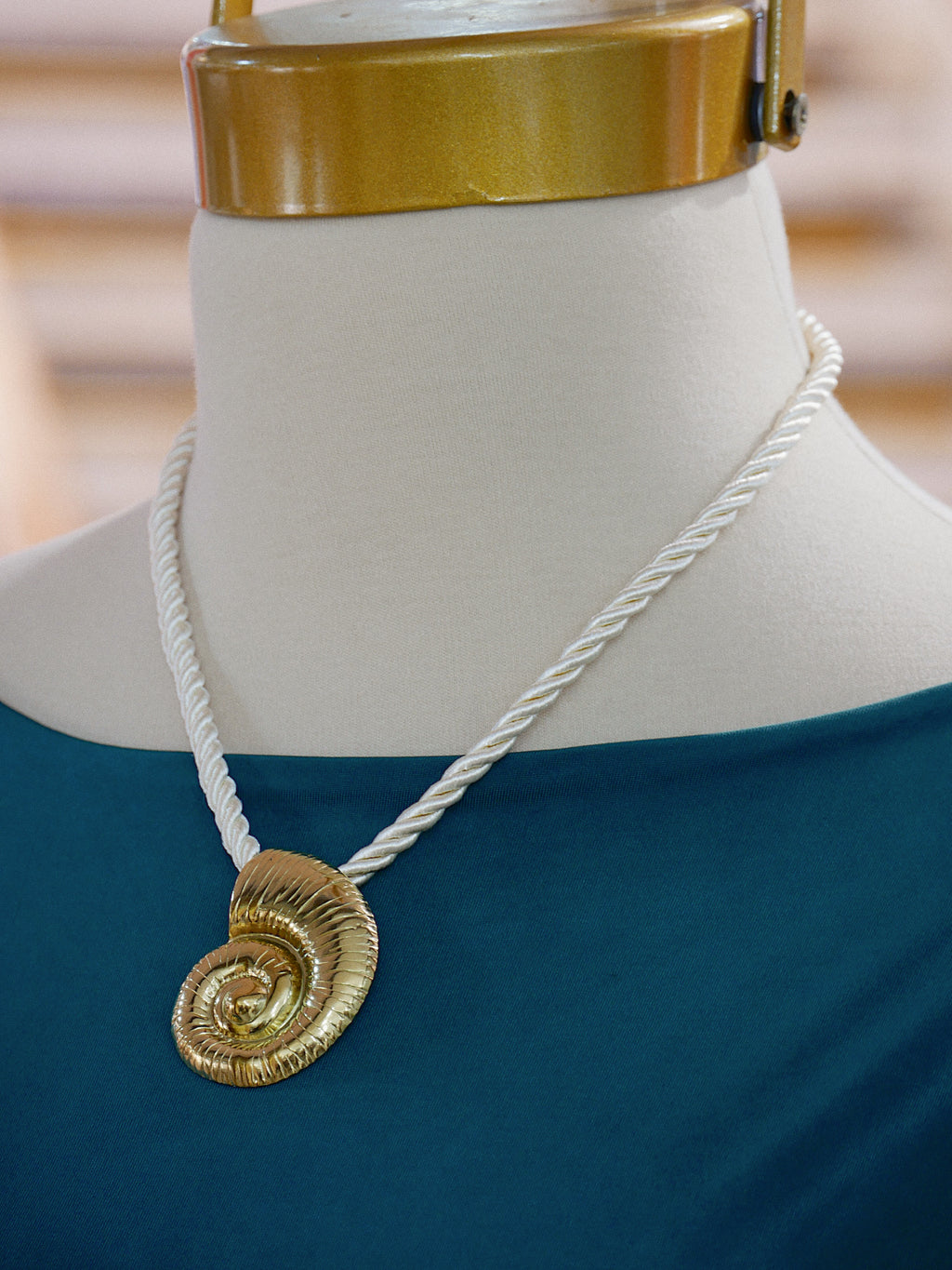 collar shell con soga