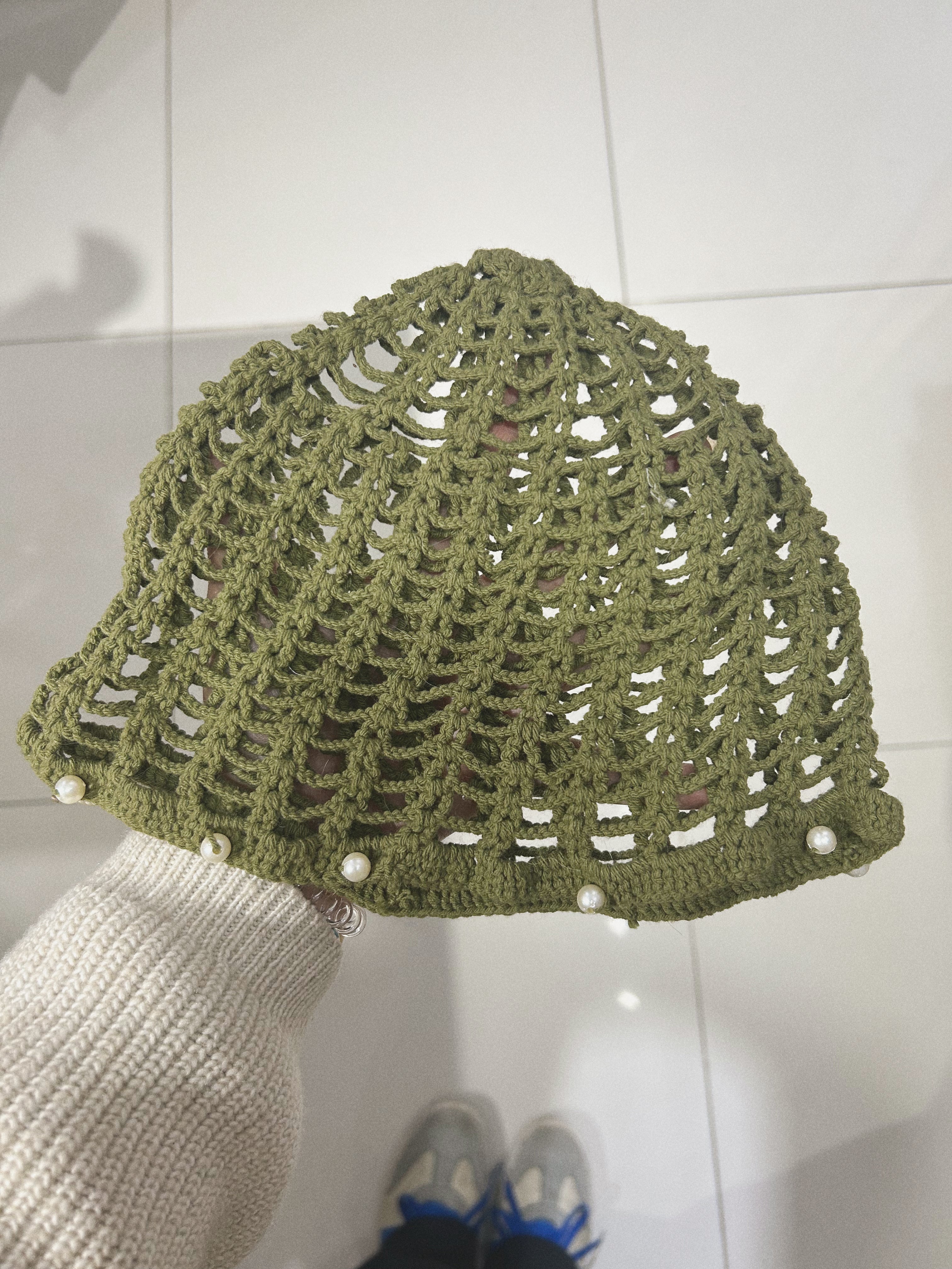 crochet hat - verde oscuro